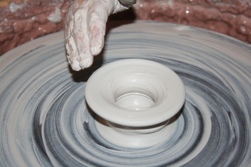 sculpture-GATTIERES-min_wheel-ceramic-artist-craft-pottery-material-555860-pxhere.com